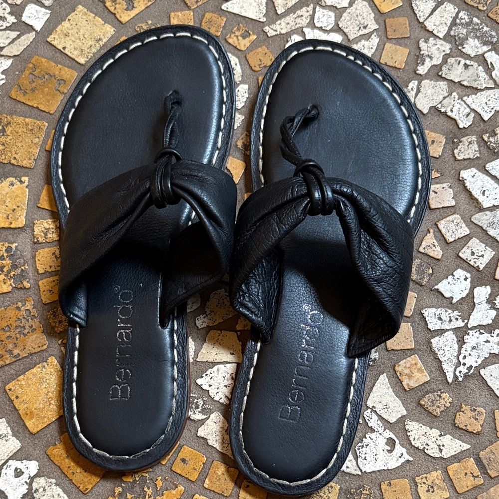 Bernardo Black Knotted Leather Sandals
